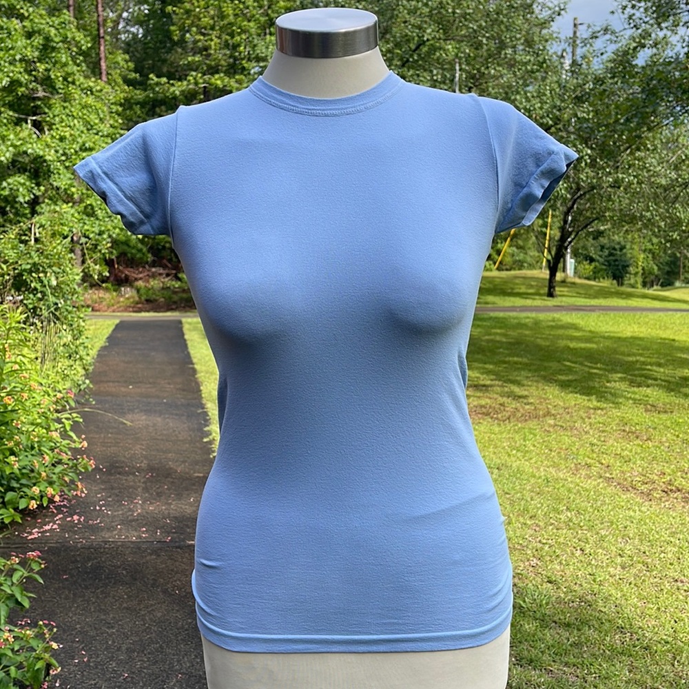 Banana Republic fitted tee size small